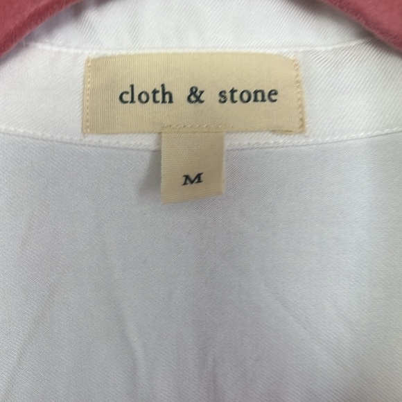Cloth and stone long sleeve rayon blouse,with button detail at sides women’s M - Picture 2 of 7